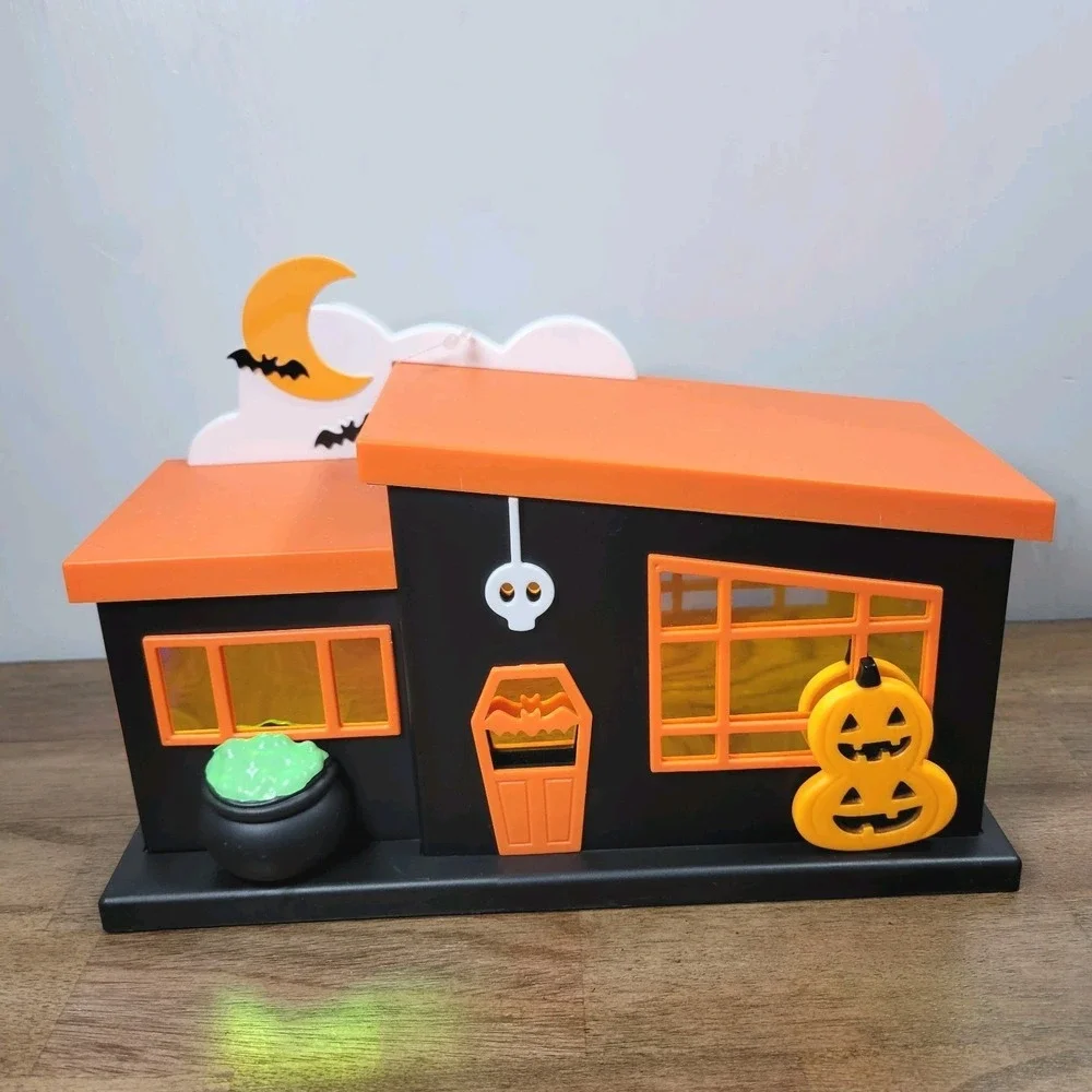 NWT‎ Target Bullseye Playground Halloween Light-Up House Modern Decor 2025